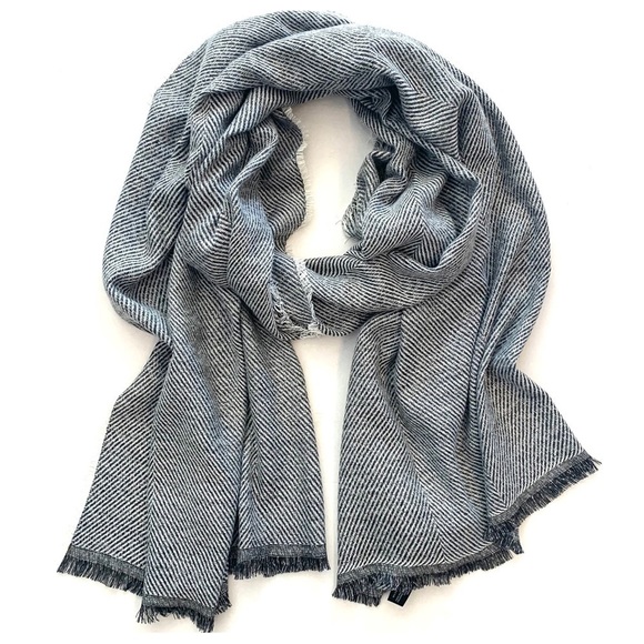 INC International Concepts Two-Tone Shine Scarf Wrap, Black/White One Size - Picture 5 of 7